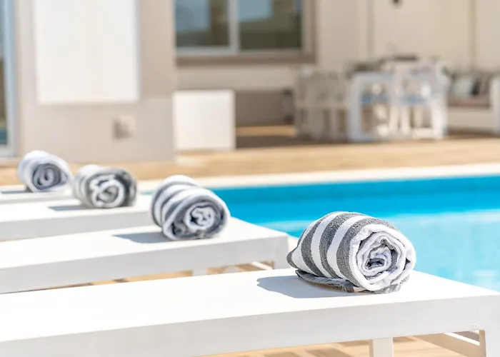 Del Rey Viii Villa *